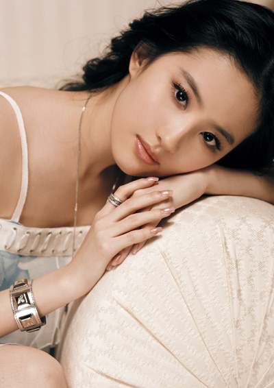 Yifei Liu