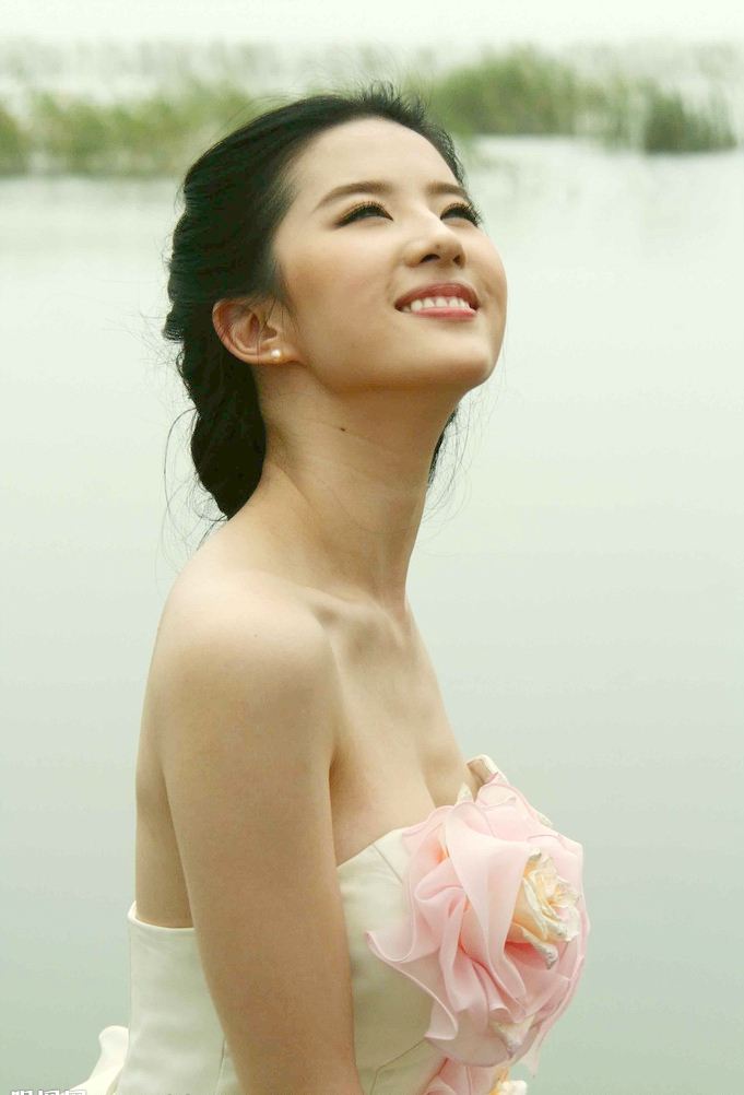Yifei Liu