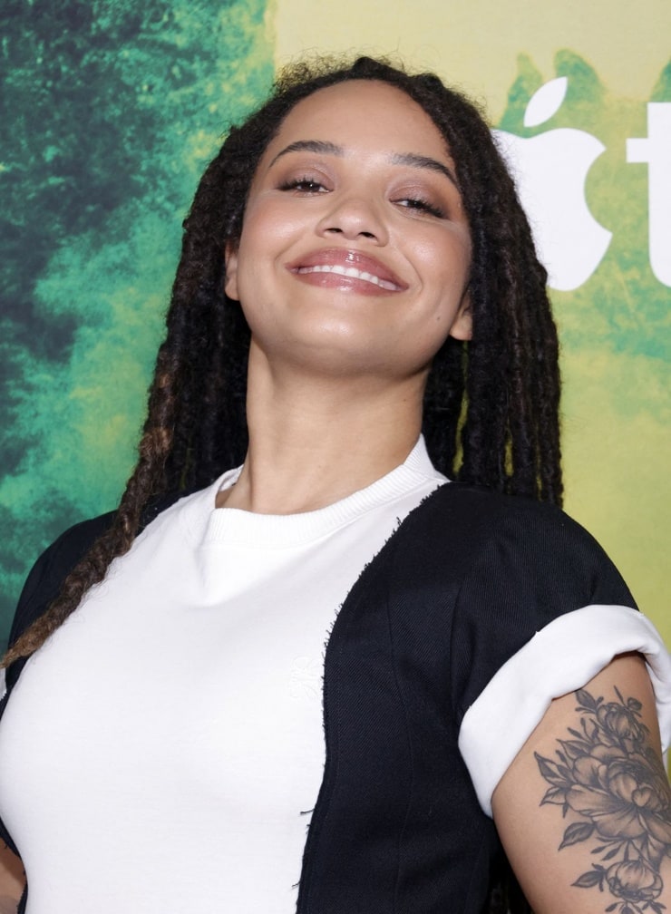 Kiersey Clemons