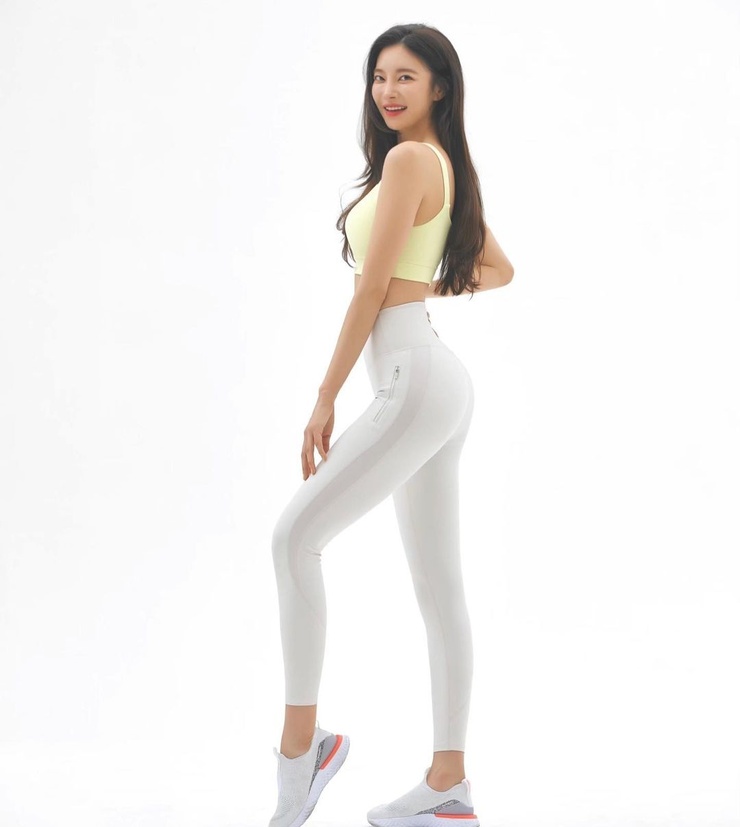 Yun Jee Kim