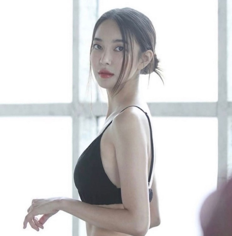 Yun Jee Kim Yun Jee Kim