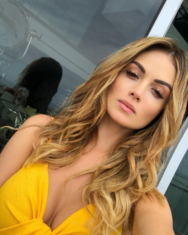 Sara Uribe Sara Uribe