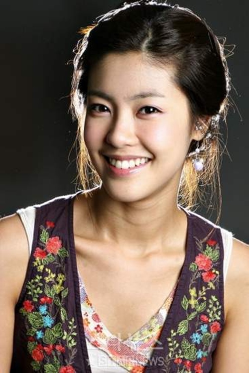 Lee Yoon Ji Lee Yoon Ji