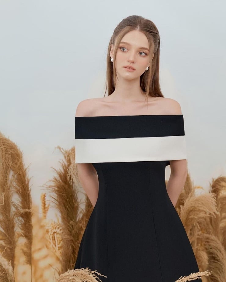 Polina Gomzina Polina Gomzina