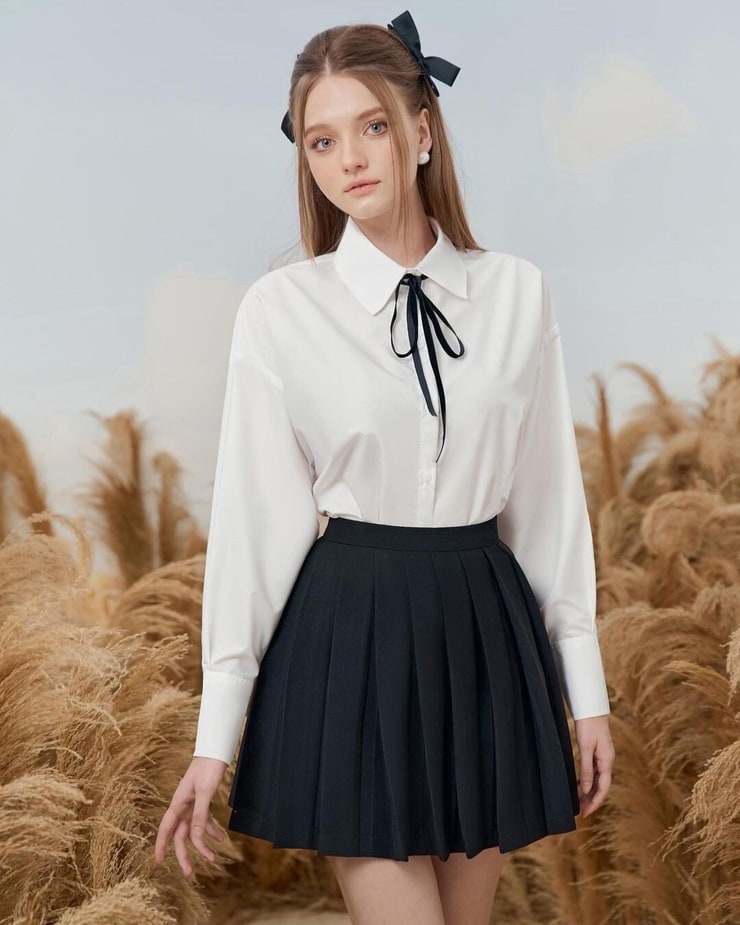 Polina Gomzina Polina Gomzina