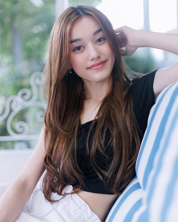 Moly Groves