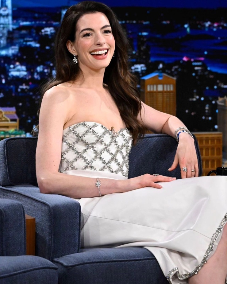 Anne Hathaway