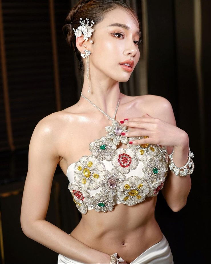 Pichana Yoosuk Pichana Yoosuk