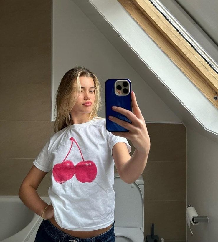 Mimi Slinger