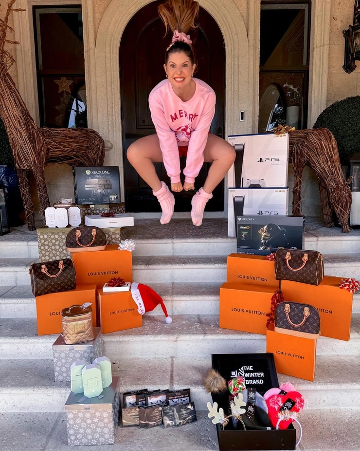 Amanda Cerny Amanda Cerny
