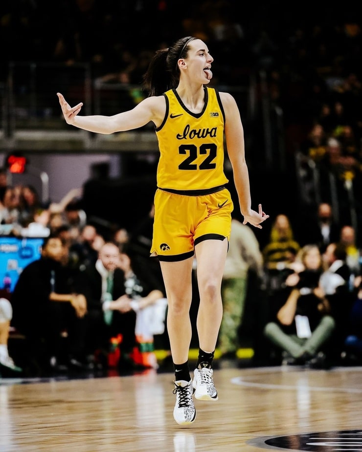 Caitlin Clark (ii)