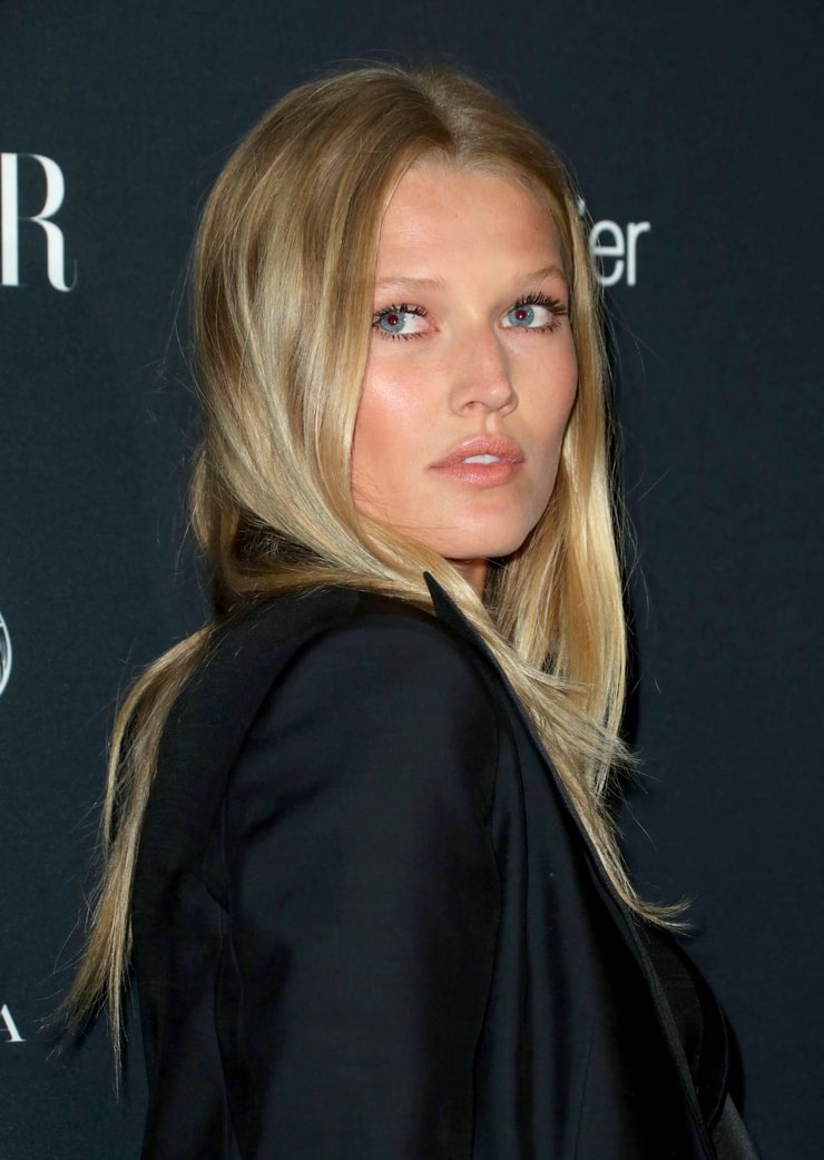 Image of Toni Garrn