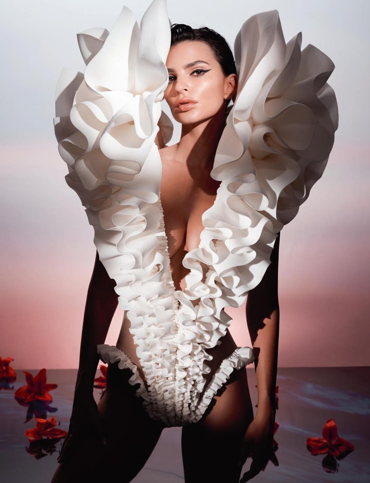 Emily Ratajkowski Emily Ratajkowski