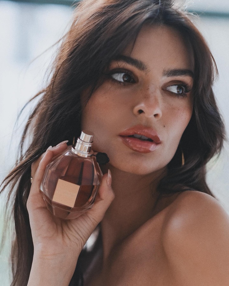 Emily Ratajkowski