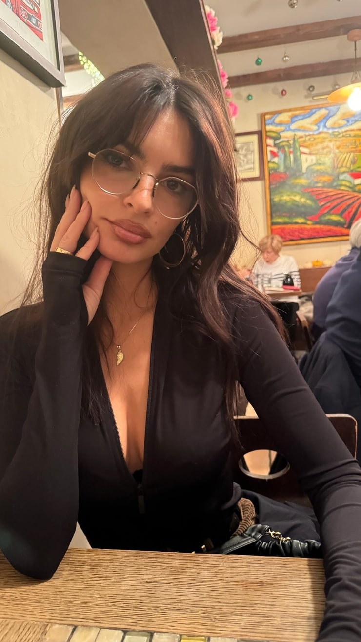 Emily Ratajkowski