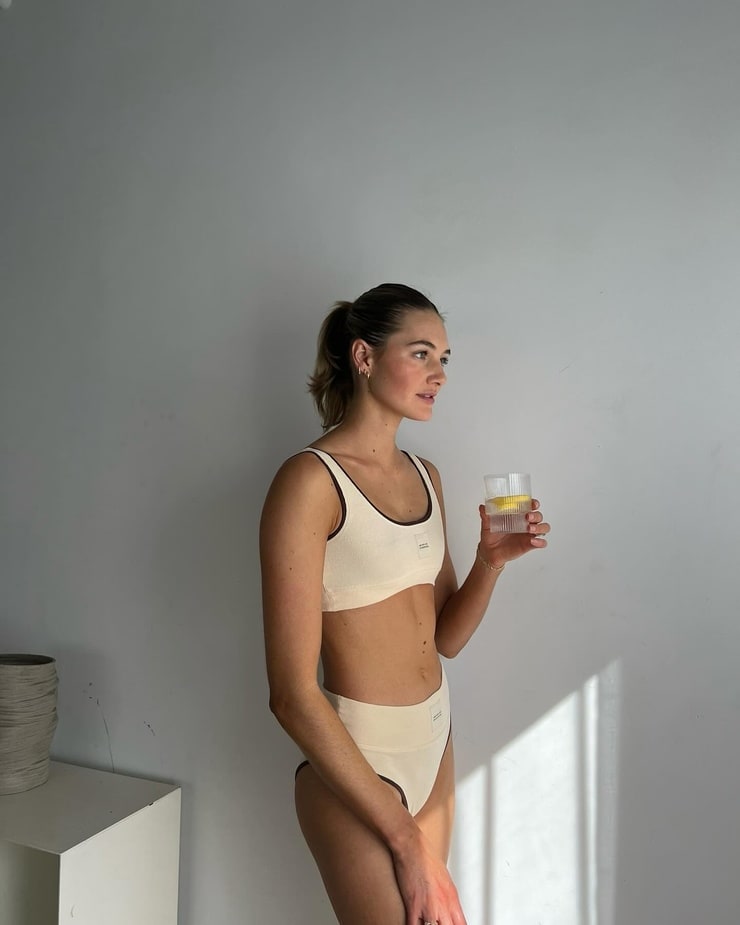 Sanne Vloet Sanne Vloet