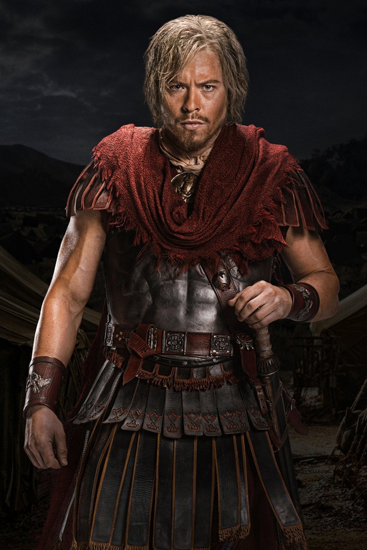Gaius Julius Caesar (Todd Lasance)