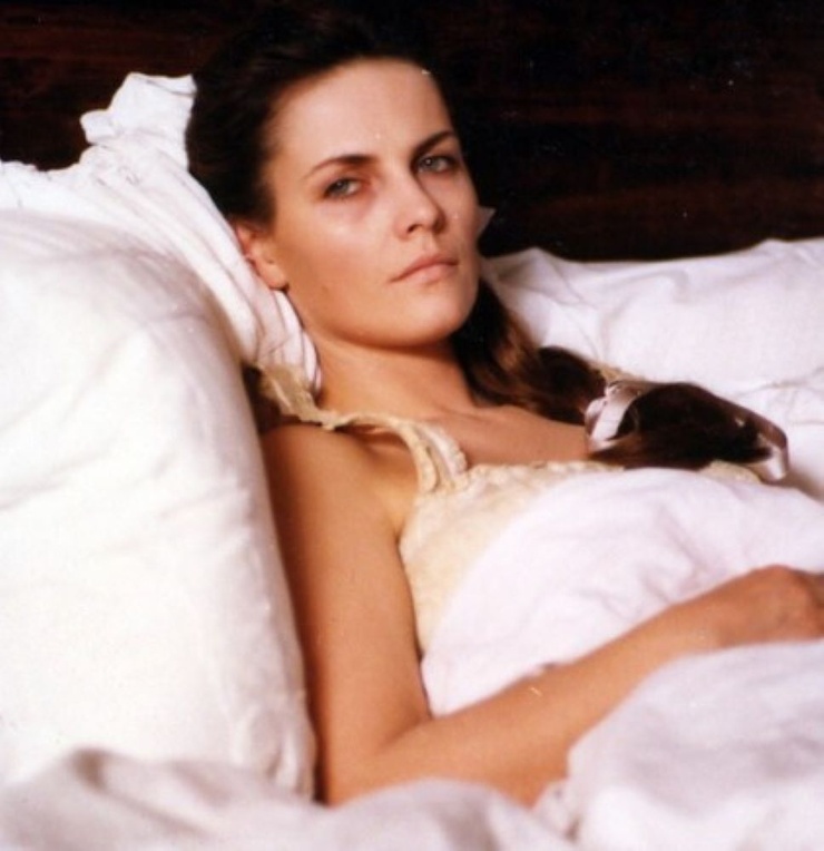 Nathalie Nell
