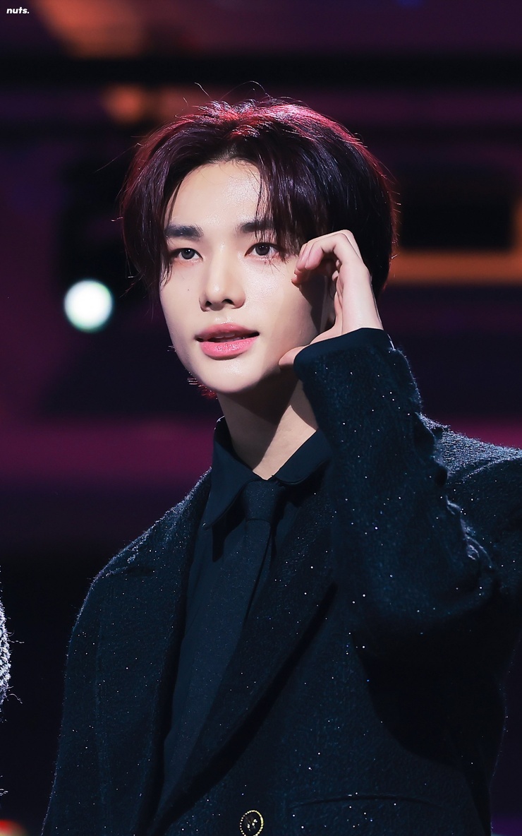 Hyun-Jin Hwang