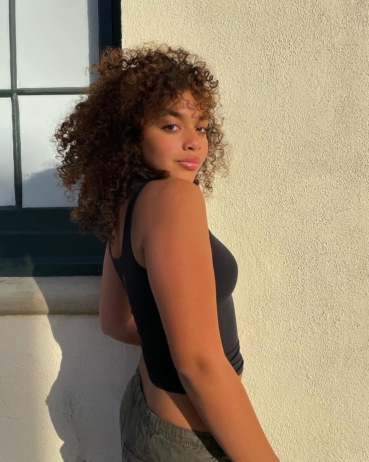 Amara Rose