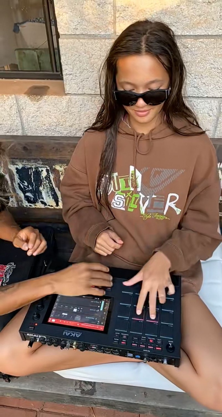 Lily Chee Lily Chee