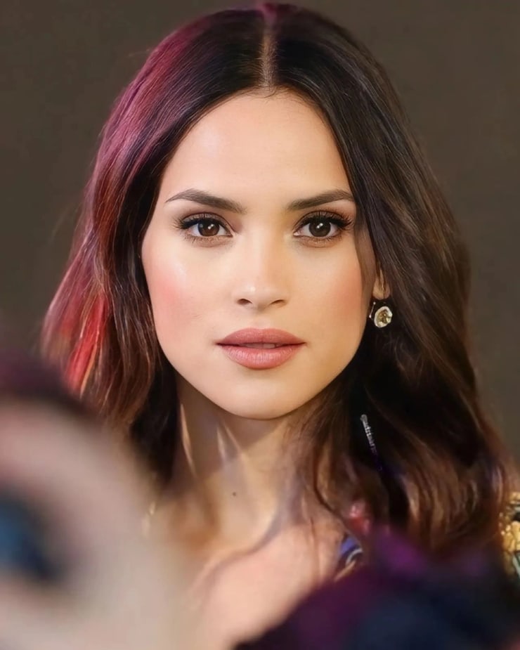 Adria Arjona