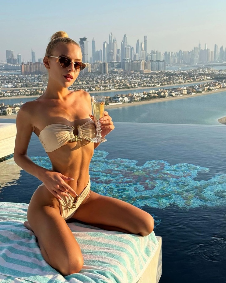 Ekaterina Svecheva Ekaterina Svecheva