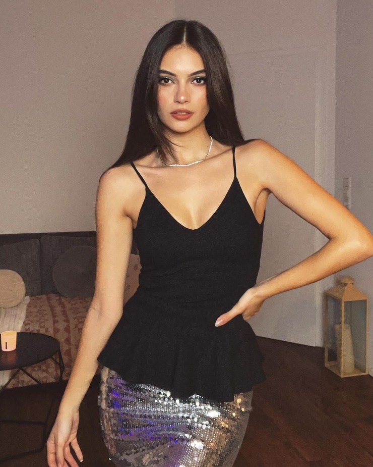 Laura Theresa Laura Theresa