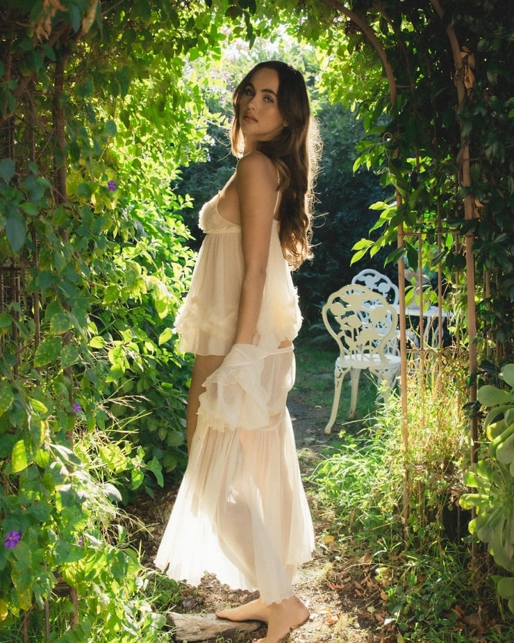 Lily Easton Lily Easton