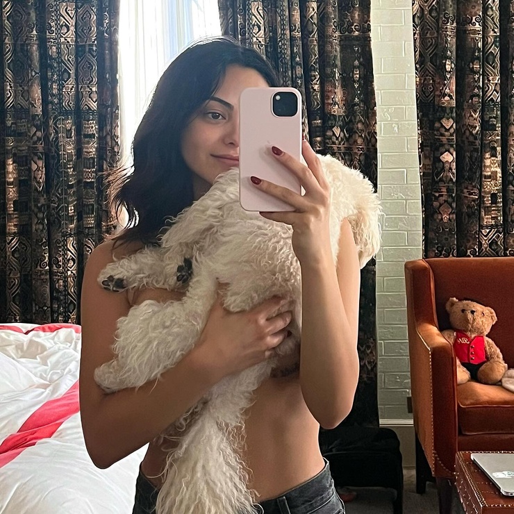 Camila Mendes