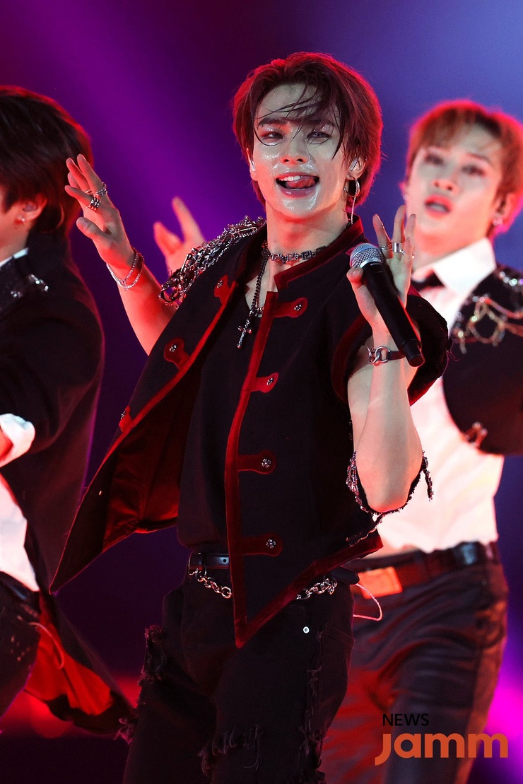 Hyun-Jin Hwang