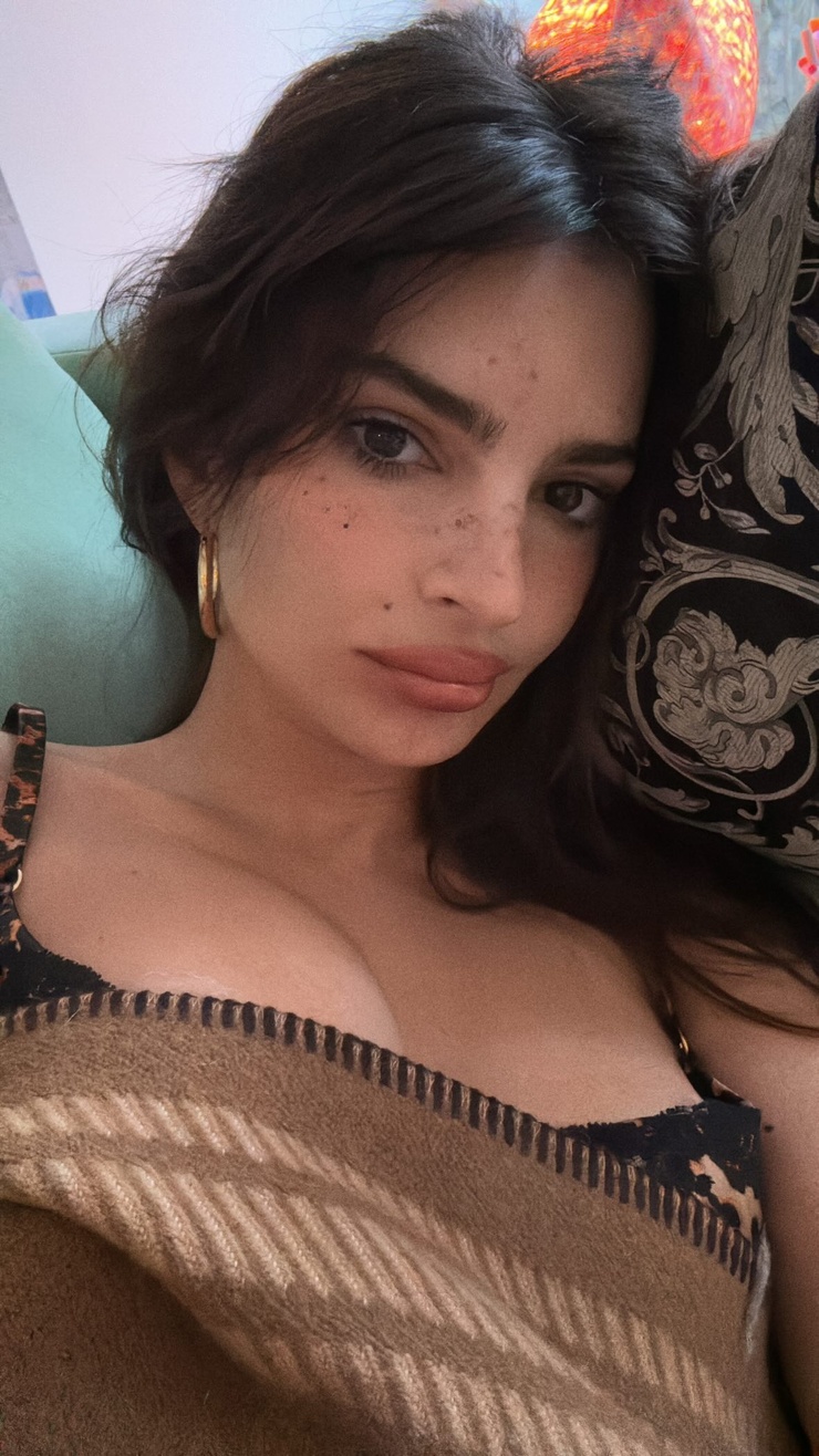 Emily Ratajkowski
