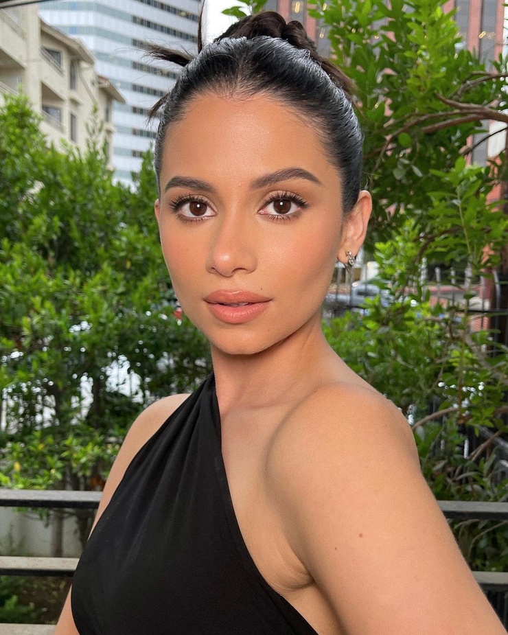Camila Perez image
