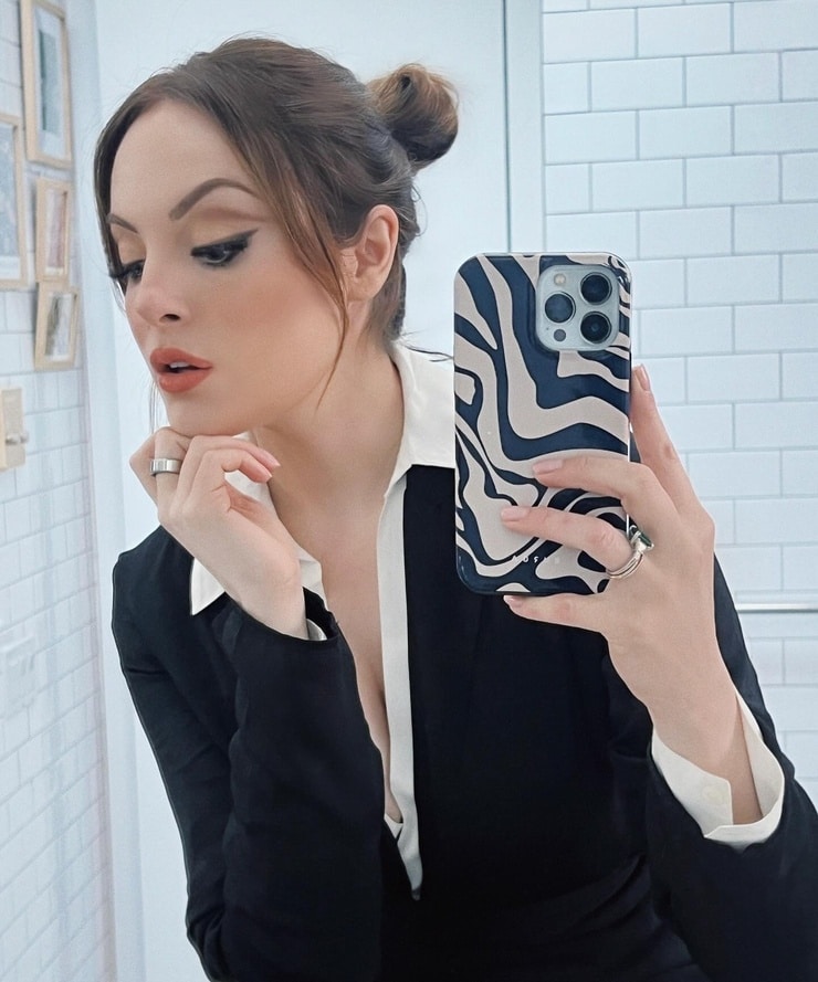 Elizabeth Gillies