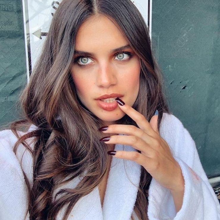 Sara Sampaio Sara Sampaio