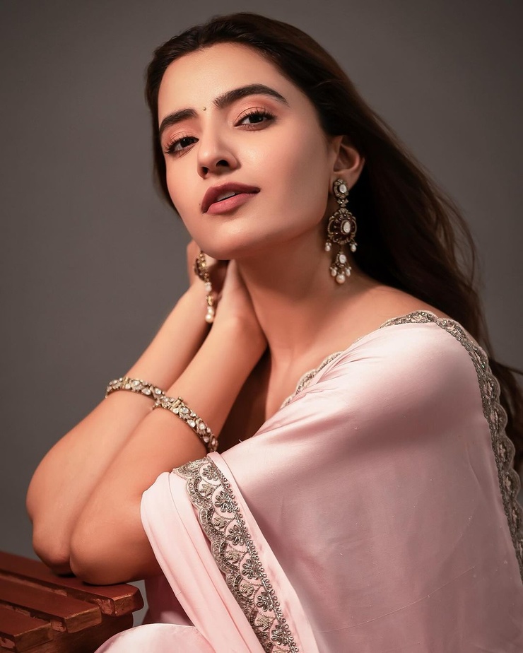 Rukshar Dhillon