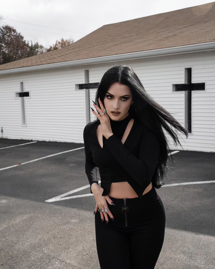 Angelica Rose