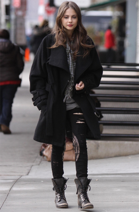 Willa Holland