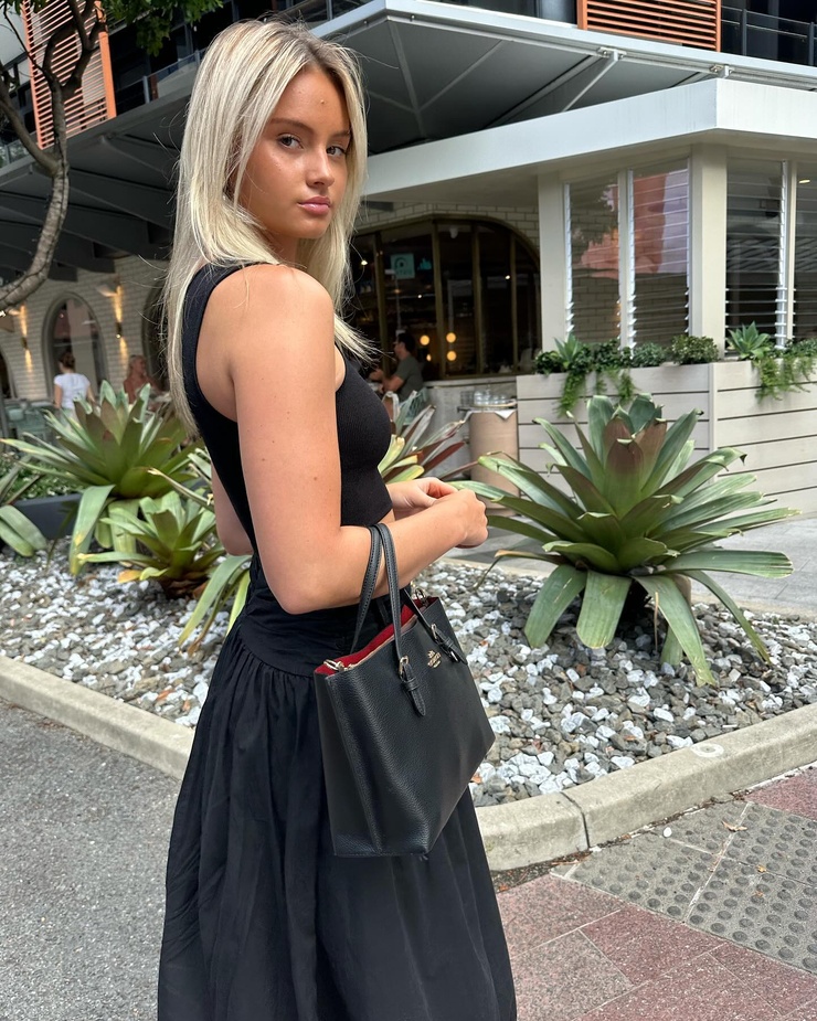Chelsea Mayer