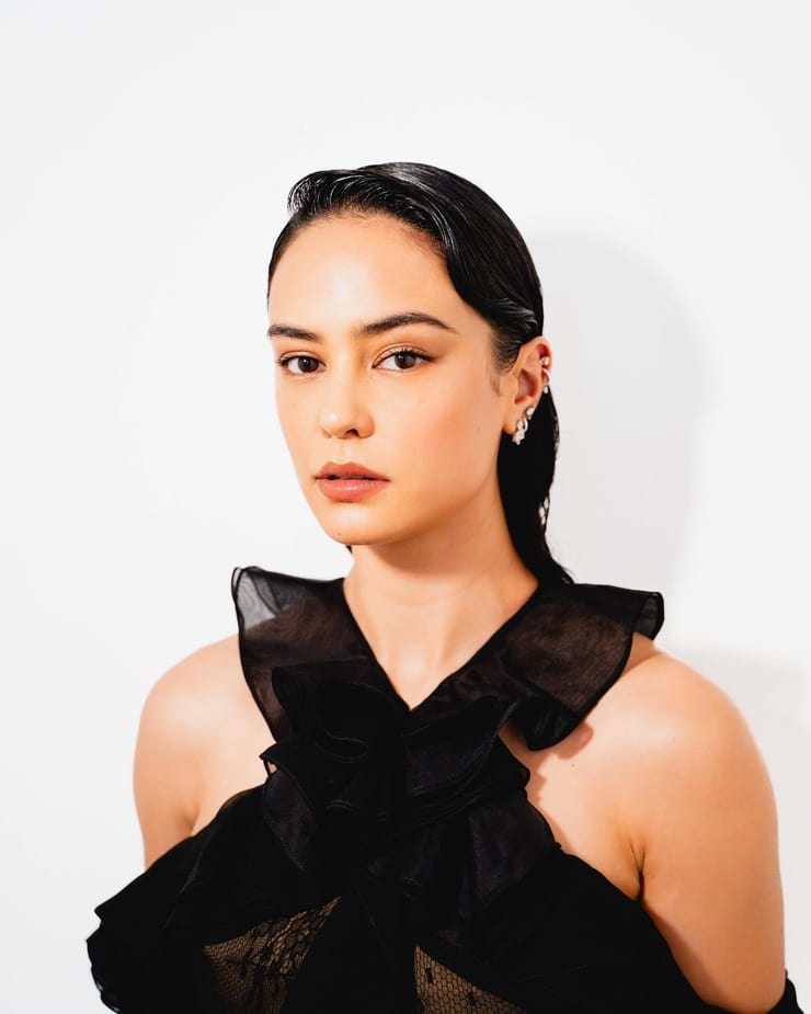 Courtney Eaton Courtney Eaton