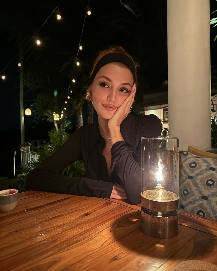 Hande Erçel Hande Erçel