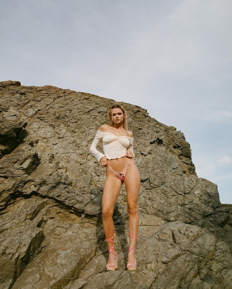 Ayla Fronek Ayla Fronek