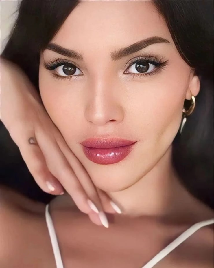 Eiza Gonzalez