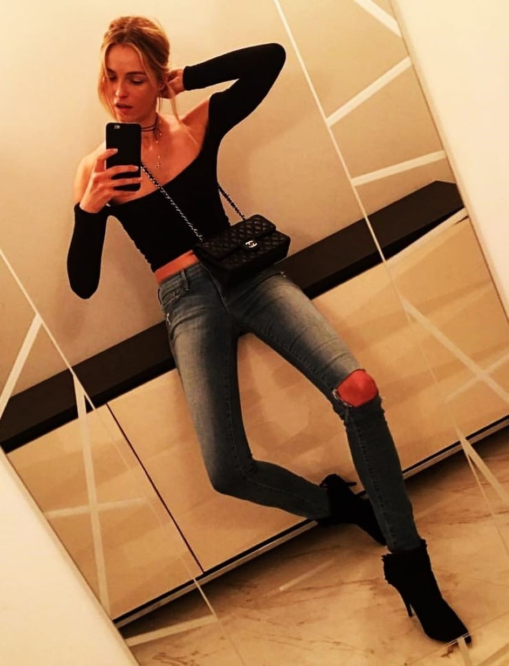 Valentina Zelyaeva Valentina Zelyaeva