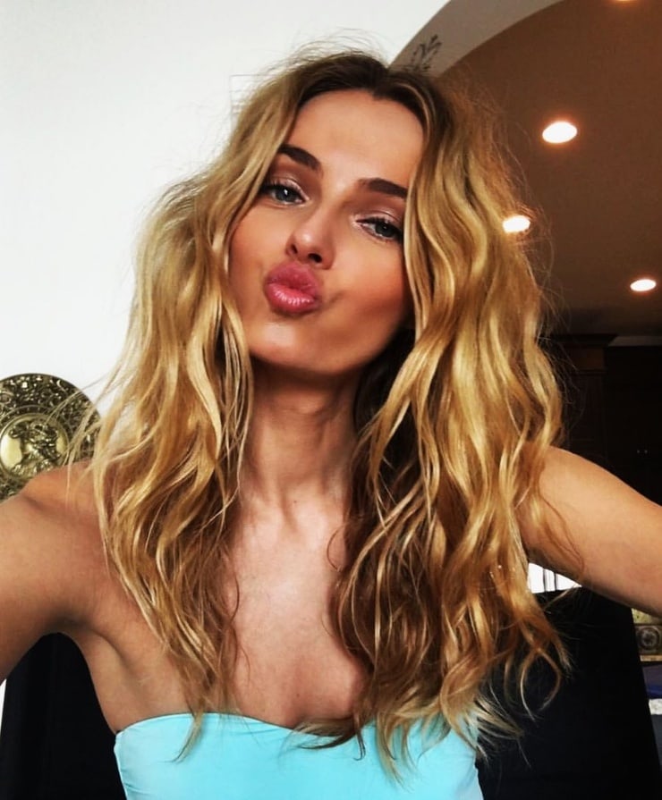 Valentina Zelyaeva Valentina Zelyaeva