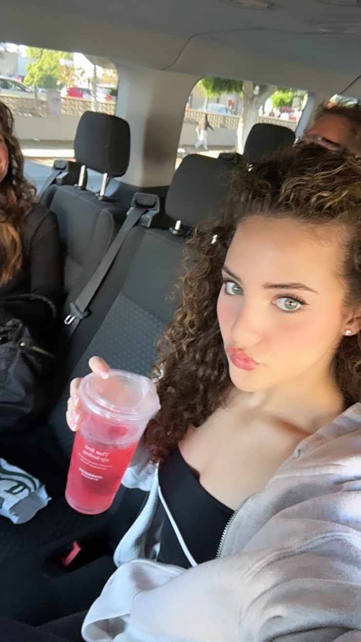 Sofie Dossi