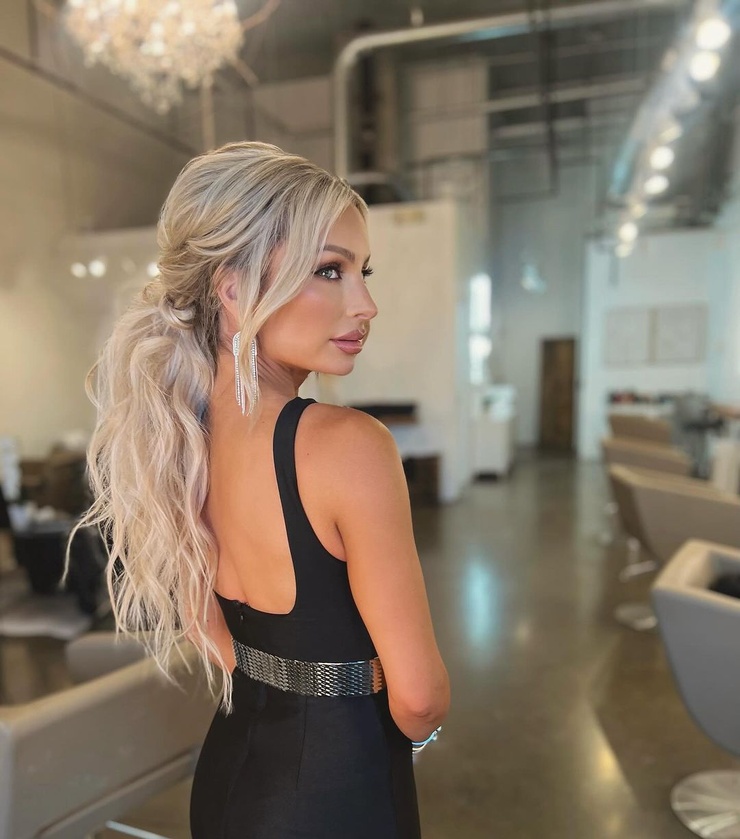Holly Stocks