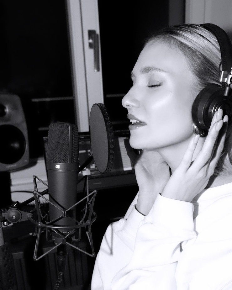 Carolin Niemczyk Carolin Niemczyk