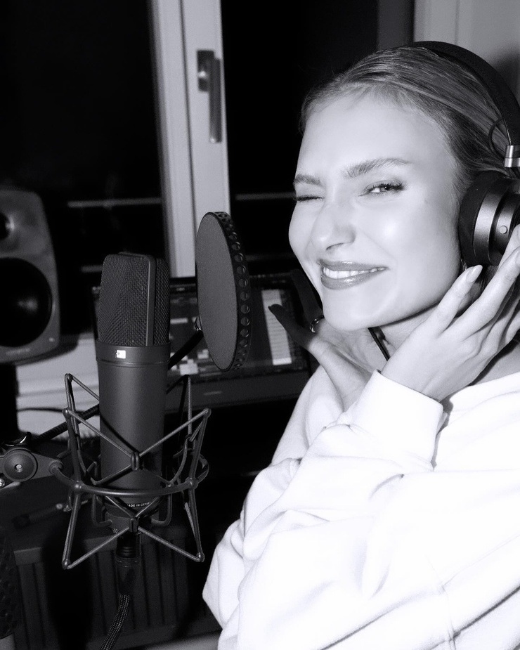 Carolin Niemczyk Carolin Niemczyk