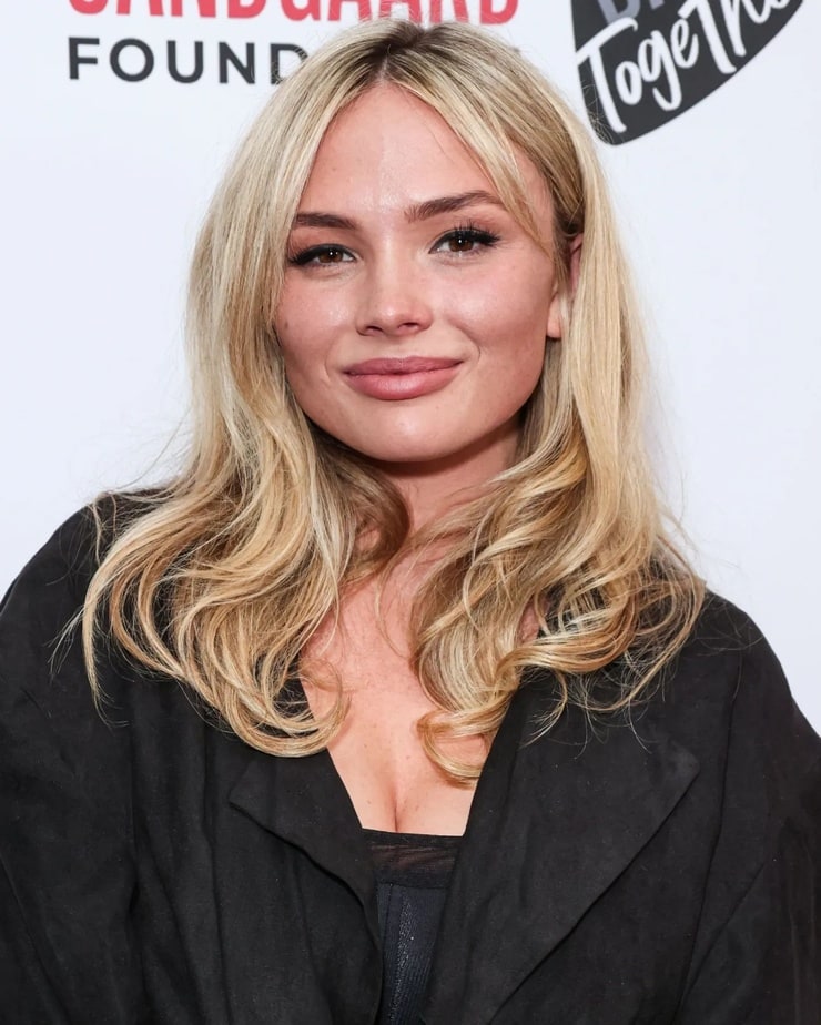 Natalie Alyn Lind